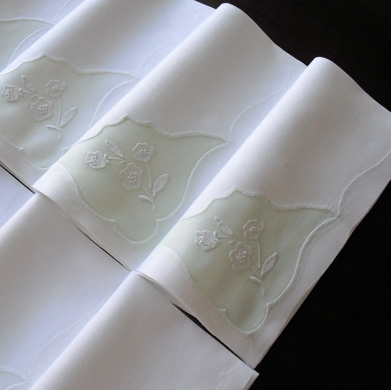 8 Madeira Fine White Linen Applique Napkins Organdy Insert Sanitized SHIPS FREE