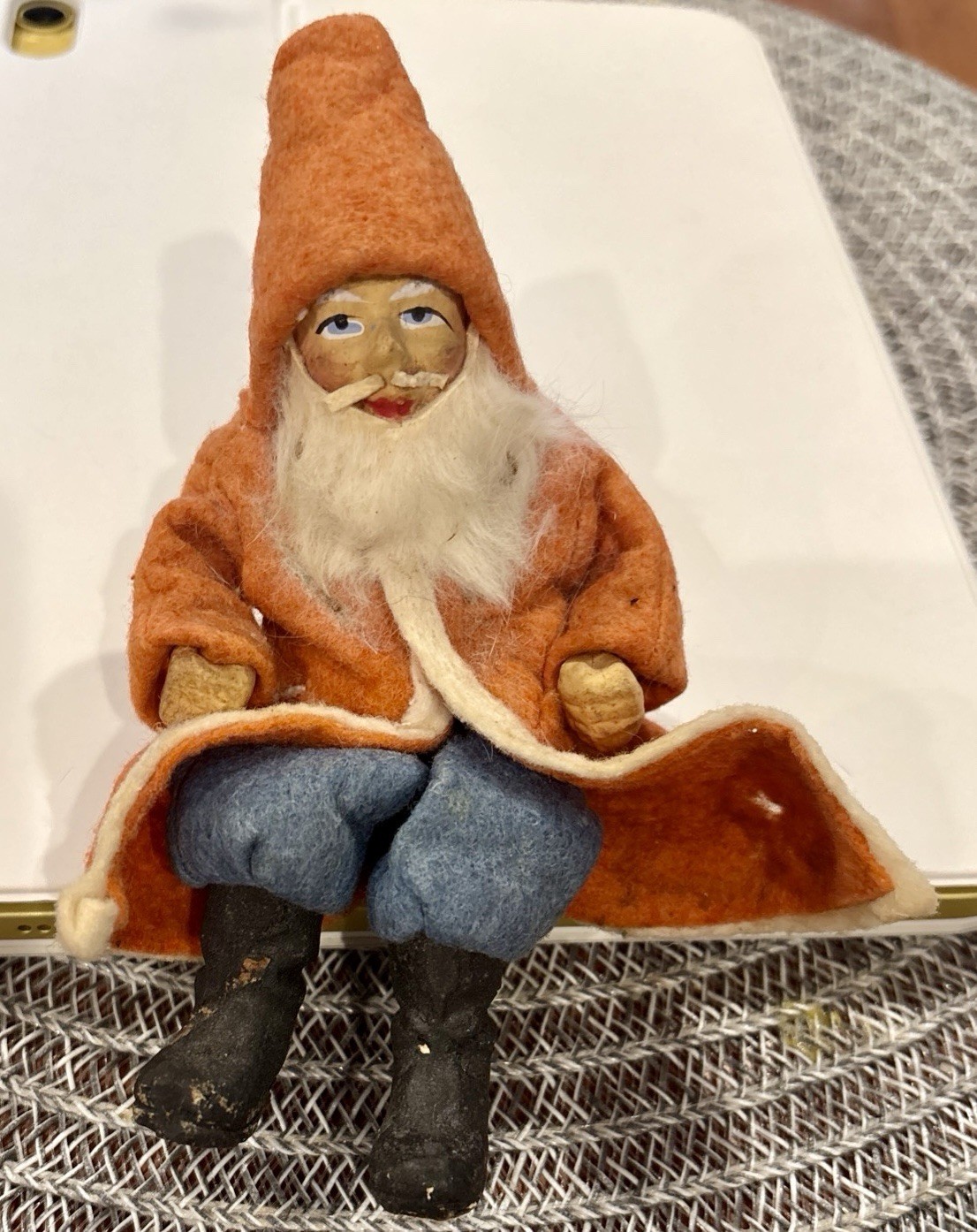 RARE ANTIQ GERMANY BELSNICKEL CLAY FACE HANDS SITTING SANTA FELT BLUE PANTS 1900 RARE ANTIQ GERMANY BELSNICKEL CLAY FACE HANDS SITTING SANTA FELT BLUE PANTS 1900