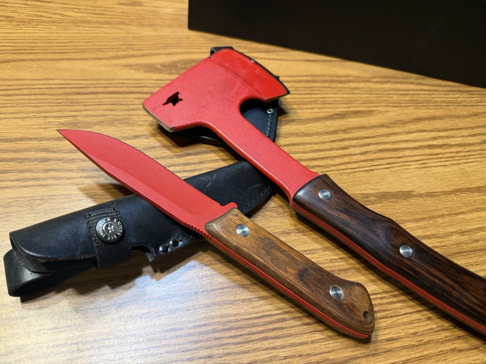 2015 Buck Knives 106 Axe Hatchet and 104 Compadre Fixed Blade Knife Combo Set 2015 Buck Knives 106 Axe Hatchet and 104 Compadre Fixed Blade Knife Combo Set