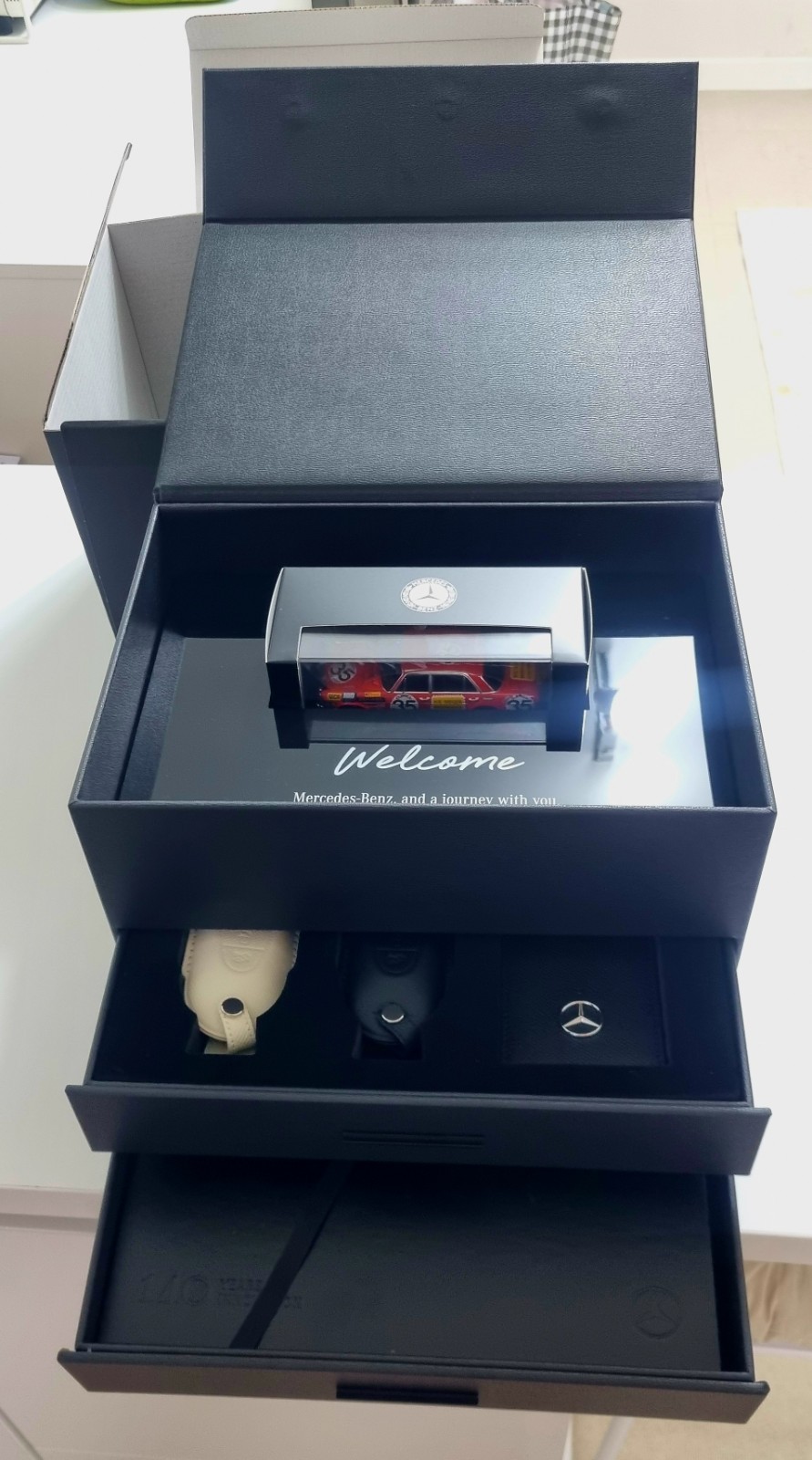 Mercedes-Benz Korea Official Handover Welcome Gift Set Key Case Model Car Rare 1 Mercedes-Benz Korea Official Handover Welcome Gift Set Key Case Model Car Rare 1