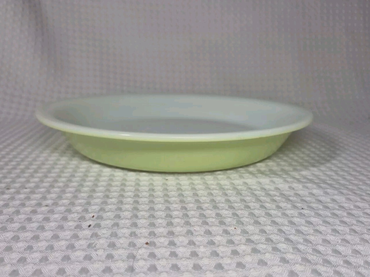 Vintage Lime Green White Pyrex Pie Plate Dish Baking #909 Retro 9" Inch Vintage Lime Green White Pyrex Pie Plate Dish Baking #909 Retro 9" Inch