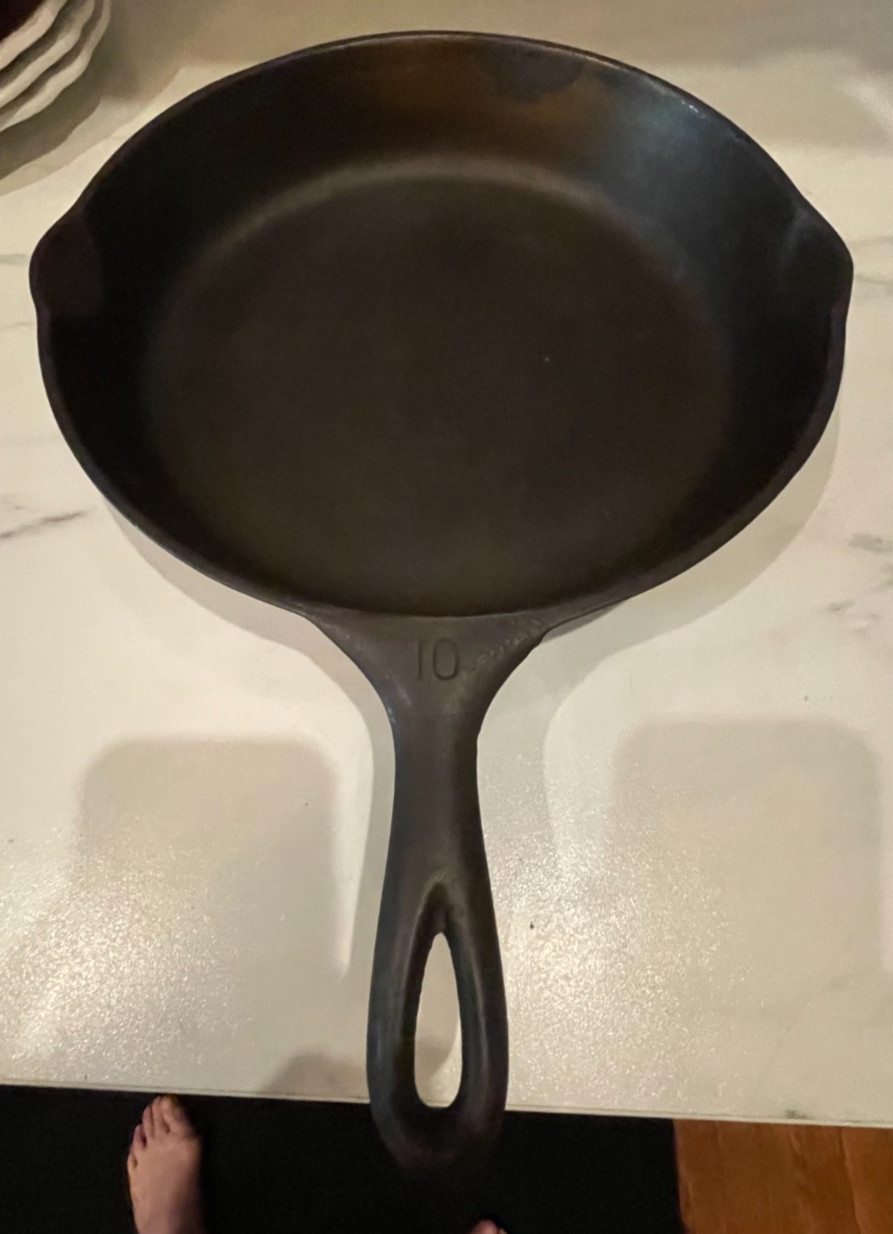 VTG Wagner Ware #10 Cast Iron Skillet 1060 A 12 Inch Skillet 1060A NICE VTG Wagner Ware #10 Cast Iron Skillet 1060 A 12 Inch Skillet 1060A NICE