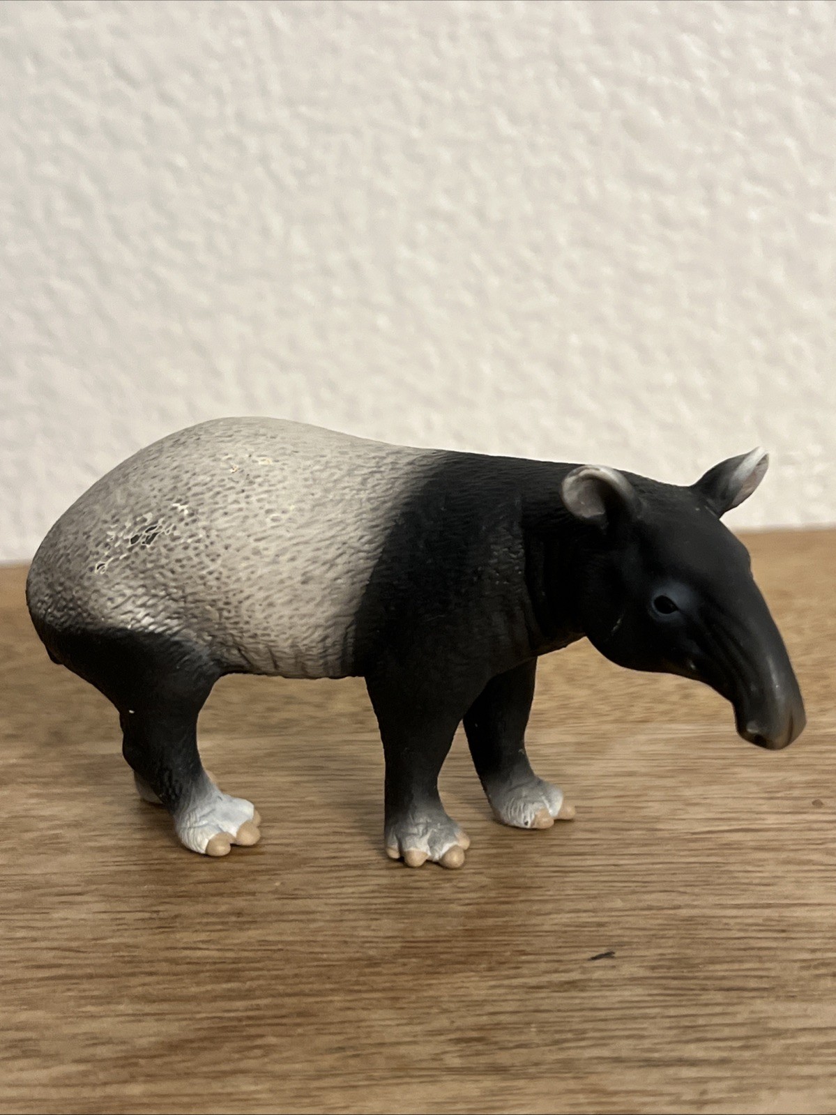 Schleich 14615 Malayan Tapir Wildlife Asia Retired 2” Tall Figure Model Schleich 14615 Malayan Tapir Wildlife Asia Retired 2” Tall Figure Model