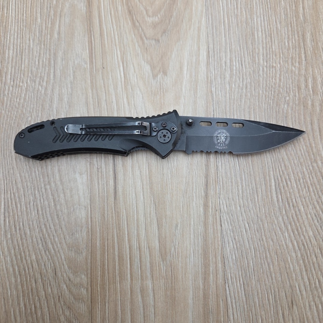 Smith & Wesson Extreme Ops Taylor Cutlery 440 CK08TBS Black Pocketknife Smith & Wesson Extreme Ops Taylor Cutlery 440 CK08TBS Black Pocketknife