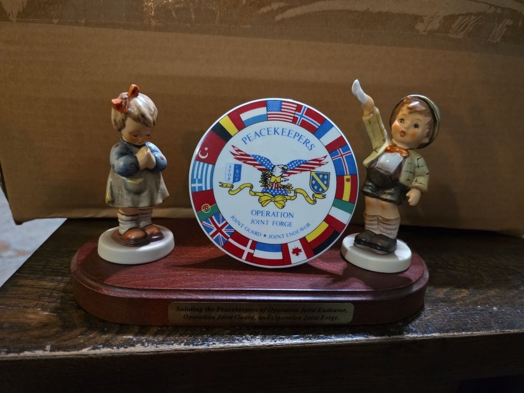 Goebel Hummel Peacekeepers Figurine Set with Plaque Goebel Hummel Peacekeepers Figurine Set with Plaque
