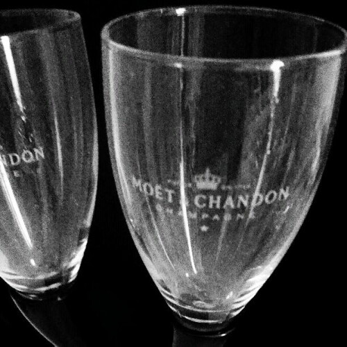 MOET & CHANDON champagne glasses MOET & CHANDON champagne glasses