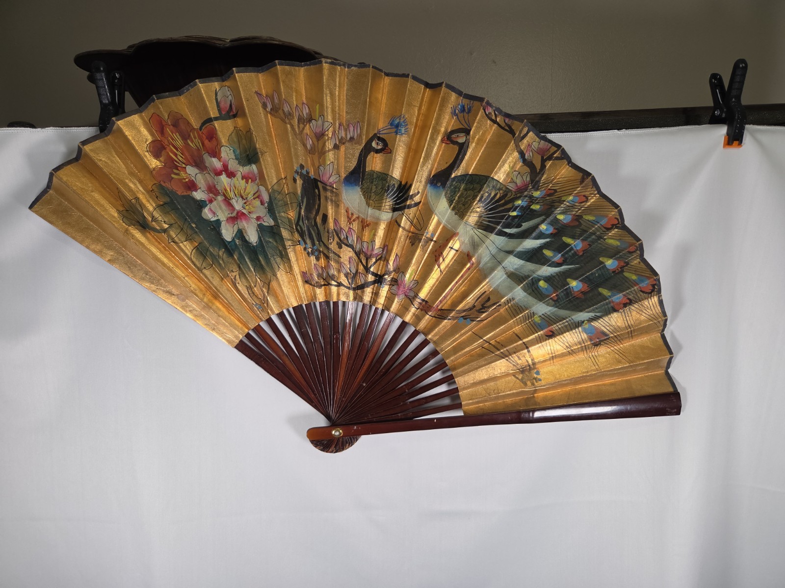 Large Vintage Asian Peacock Folding Wall Fan – Hand Painted Oriental Decor 35in Large Vintage Asian Peacock Folding Wall Fan – Hand Painted Oriental Decor 35in