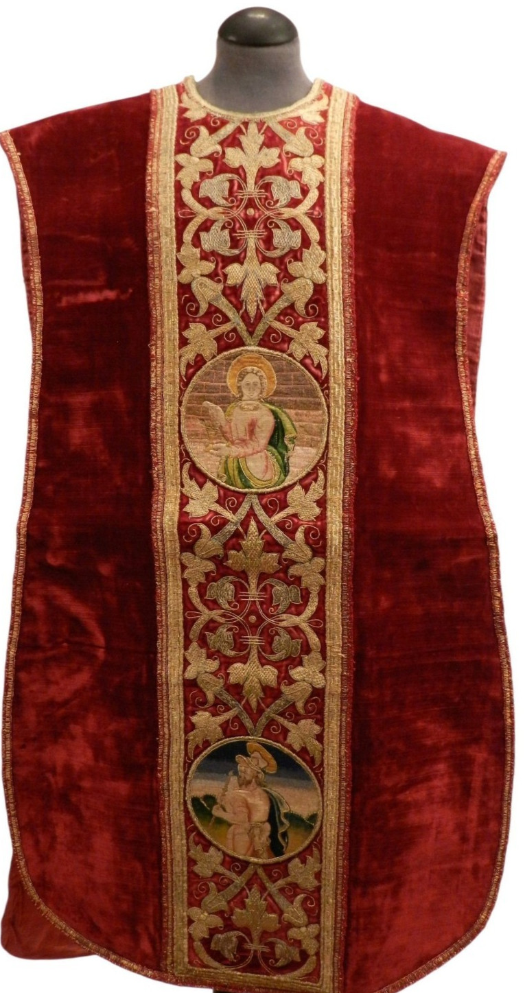 Antique Rare 16th Century Liturgical Chasuble – Hand‑Embroidered Velvet Ecclesia Antique Rare 16th Century Liturgical Chasuble – Hand‑Embroidered Velvet Ecclesia