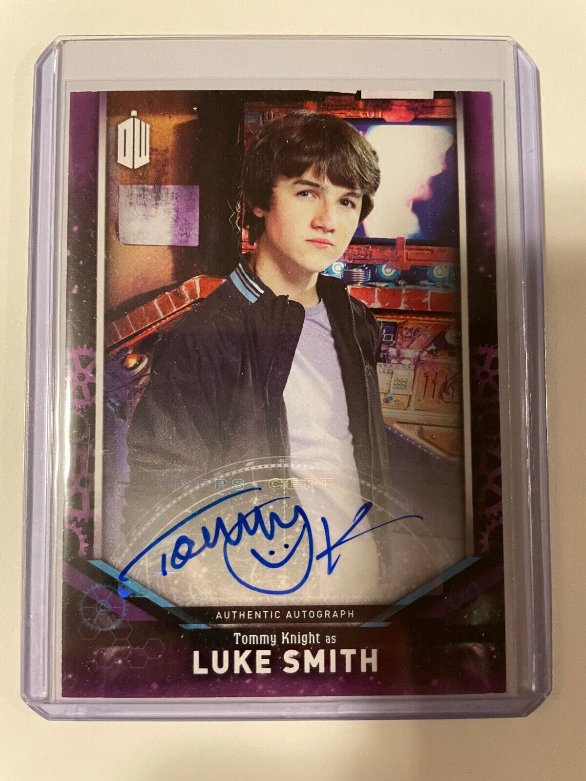 2018 Topps Doctor Who Signature Series Tommy Knight as Luke Smith autograph