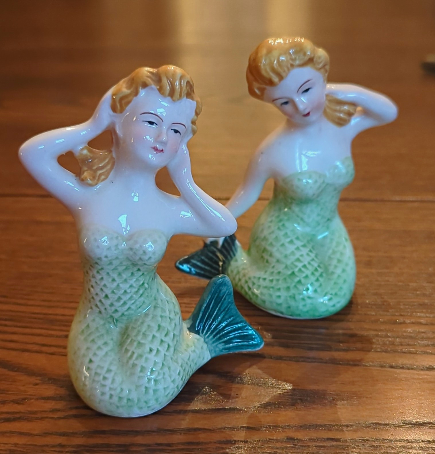 Vintage Relco Mermaid Ceramic Salt & Pepper Shaker Set Height 3.25 in Vintage Relco Mermaid Ceramic Salt & Pepper Shaker Set Height 3.25 in