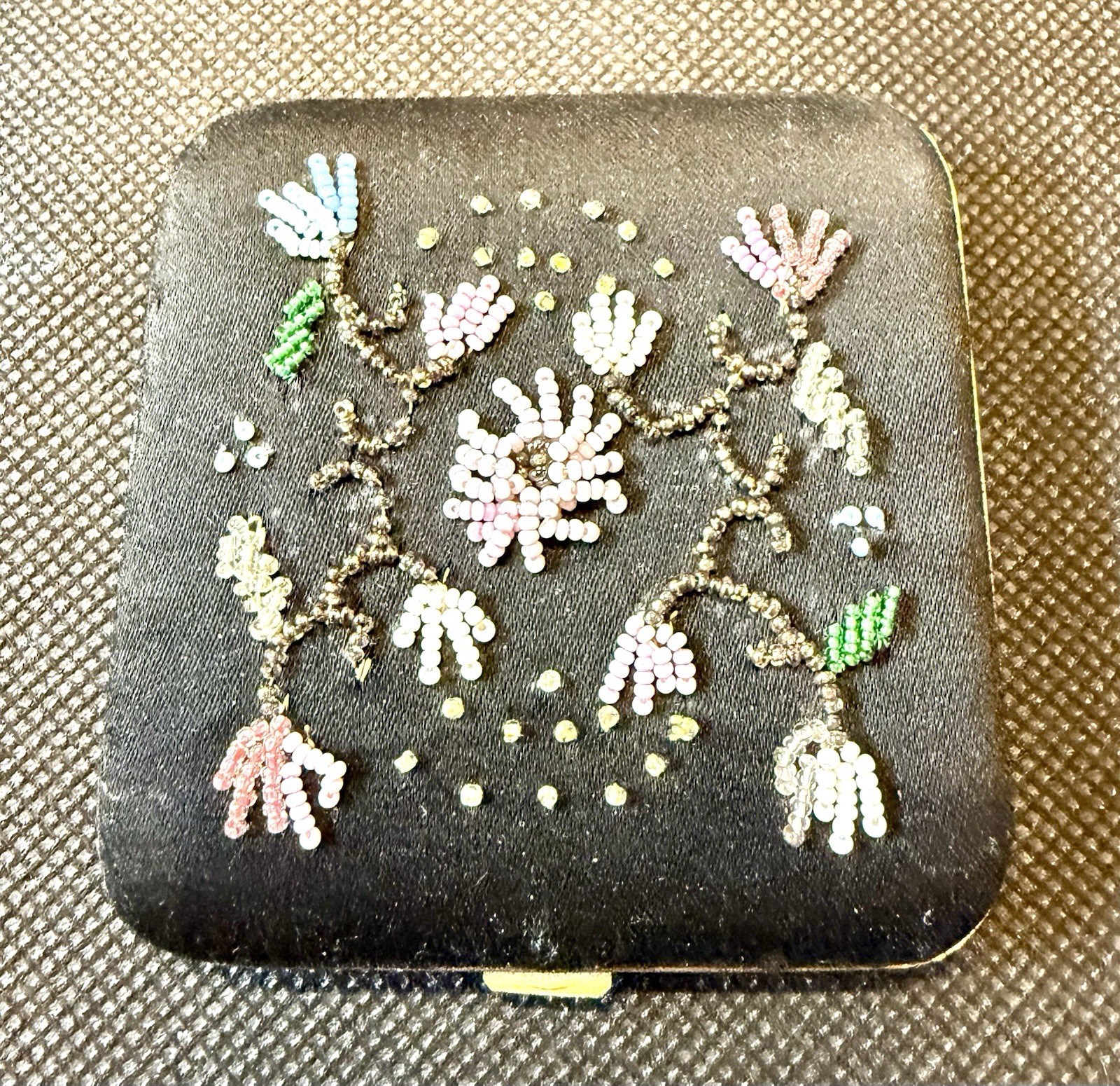 Antique Art Deco French Beaded Floral Powder Compact Mirror Made in France Antique Art Deco French Beaded Floral Powder Compact Mirror Made in France