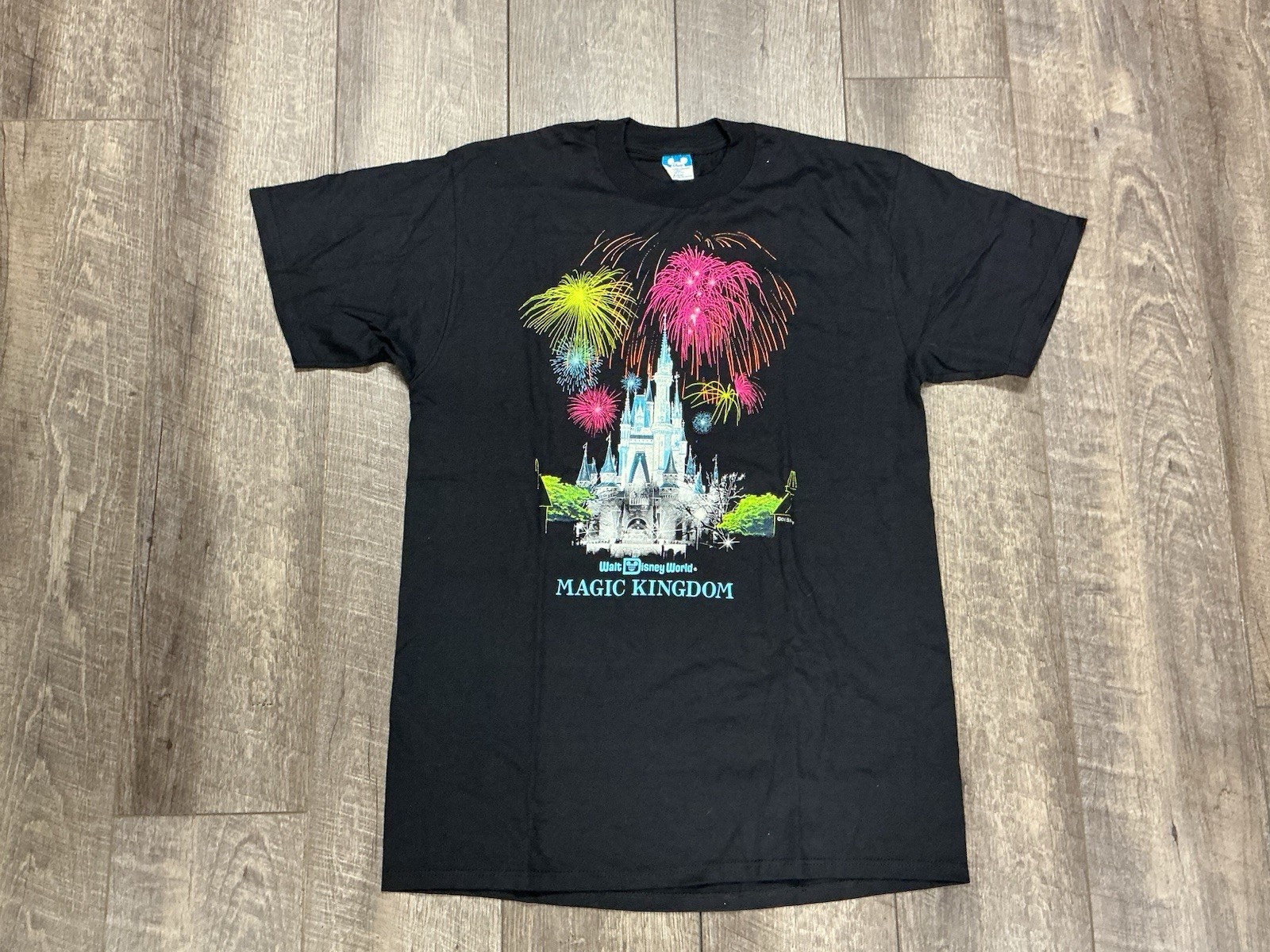 Walt Disney World Parks Vintage 90s  Magic Kingdom castle Fireworks Shirt L