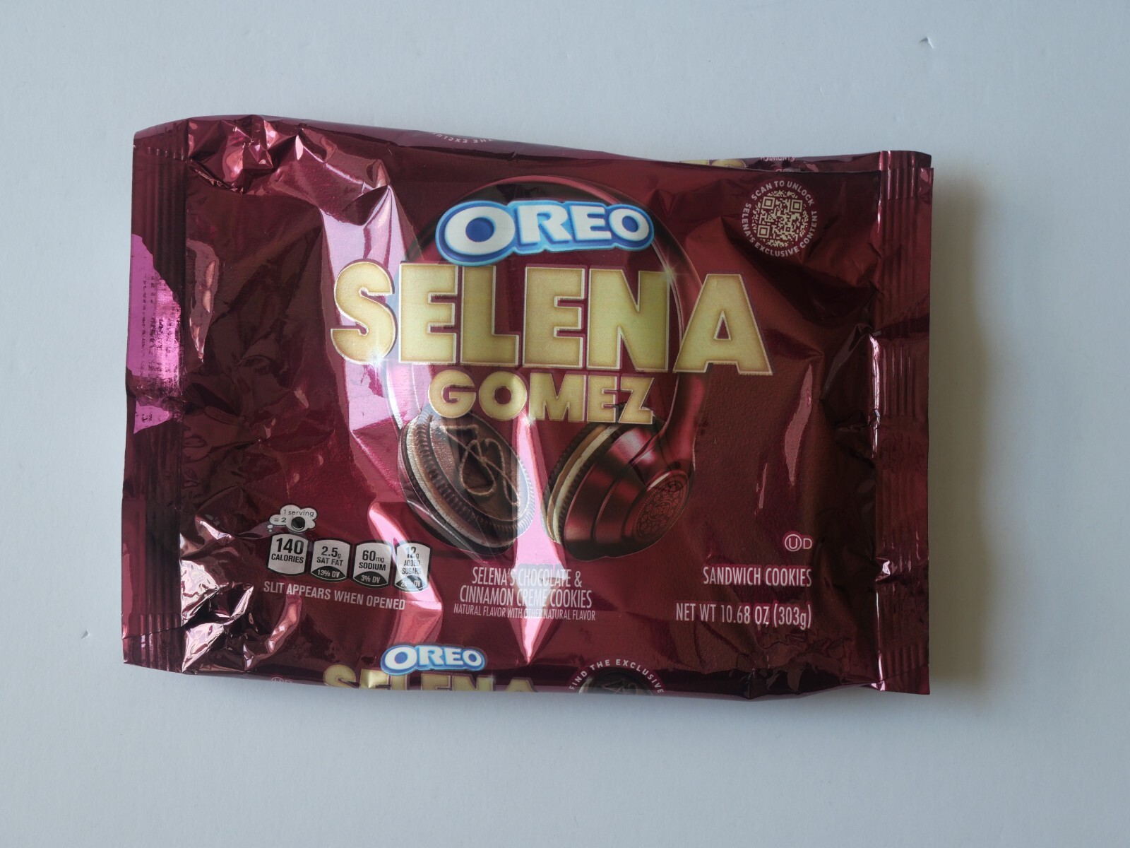 Oreo - Selena Gomez - Chocolate & Cinnamon Creme Cookies - Packaging Only Oreo - Selena Gomez - Chocolate & Cinnamon Creme Cookies - Packaging Only
