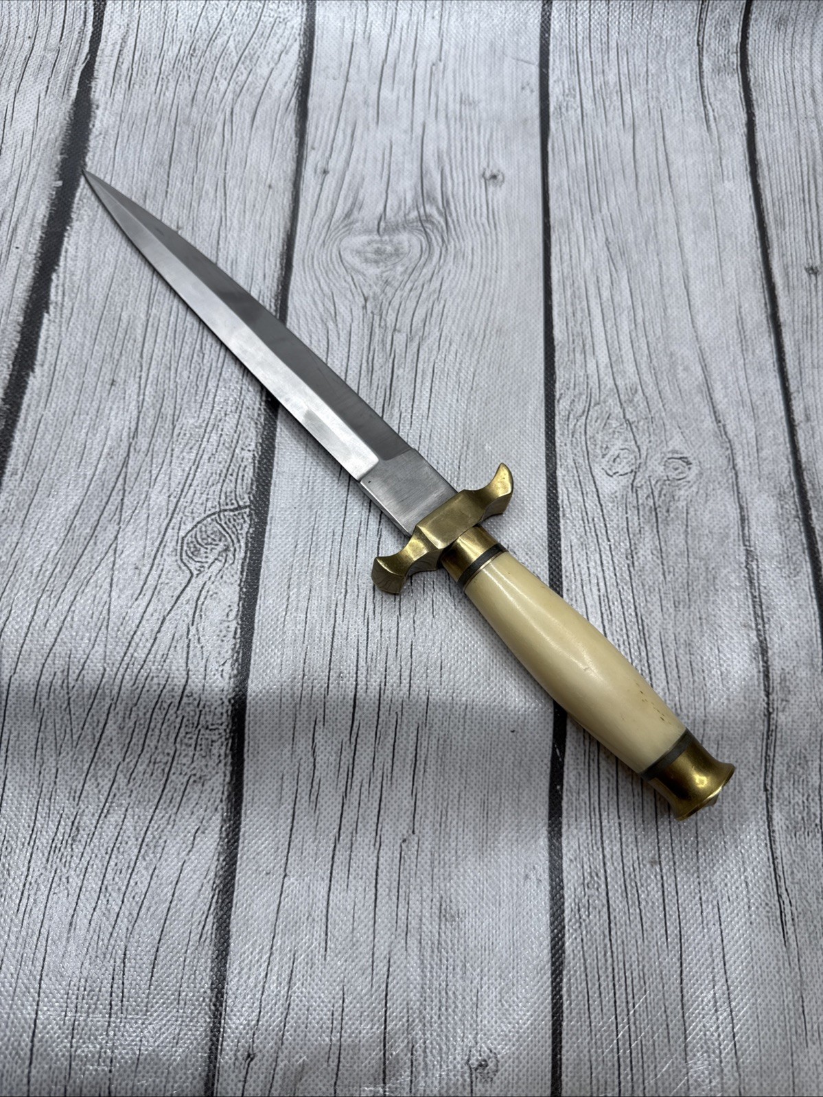 Vintage Heavy Brass Guard Stiletto Dagger Knife Bone Handle Unmarked Vintage Heavy Brass Guard Stiletto Dagger Knife Bone Handle Unmarked
