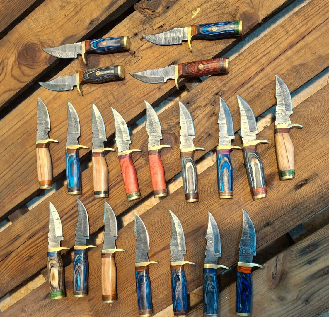 Lot of 20 HANDMADE DAMASCUS STEEL CAMPING HUNTING KNIVES 6inch W LEATHER SHEATH Lot of 20 HANDMADE DAMASCUS STEEL CAMPING HUNTING KNIVES 6inch W LEATHER SHEATH