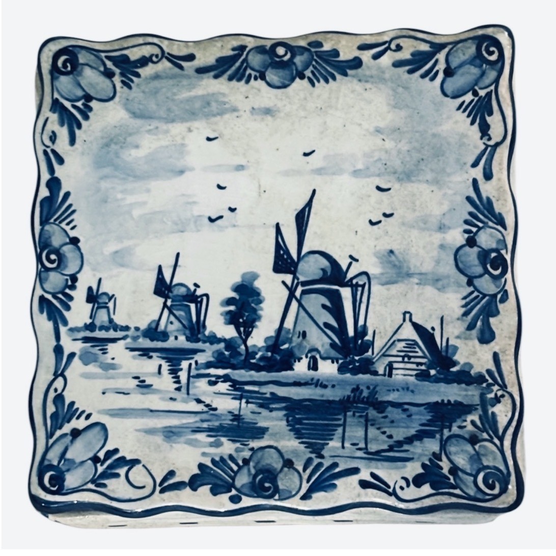 Vintage Delft Holland hand painted porcelain box 6" signed on bottom