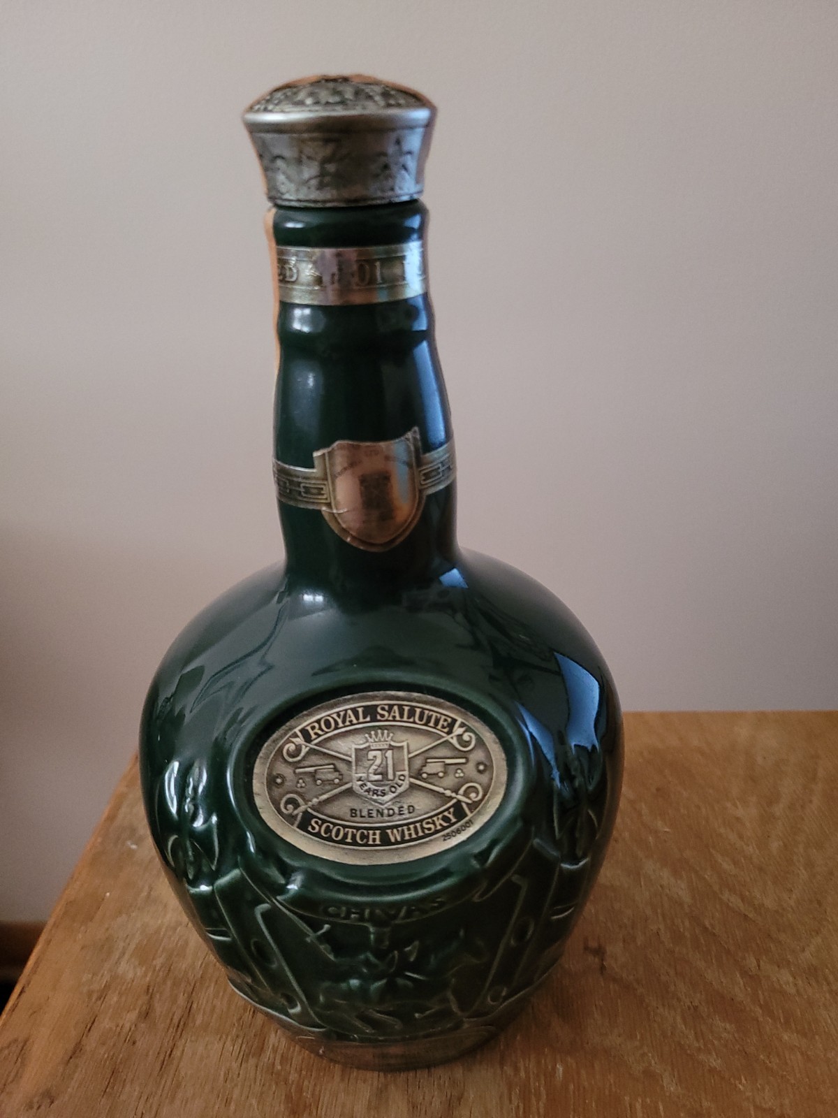 TAX STRIP I-549 VINTAGE CHIVAS BROTHERS ROYAL SALUTE 21 YEAR OLD GREEN SPODE
