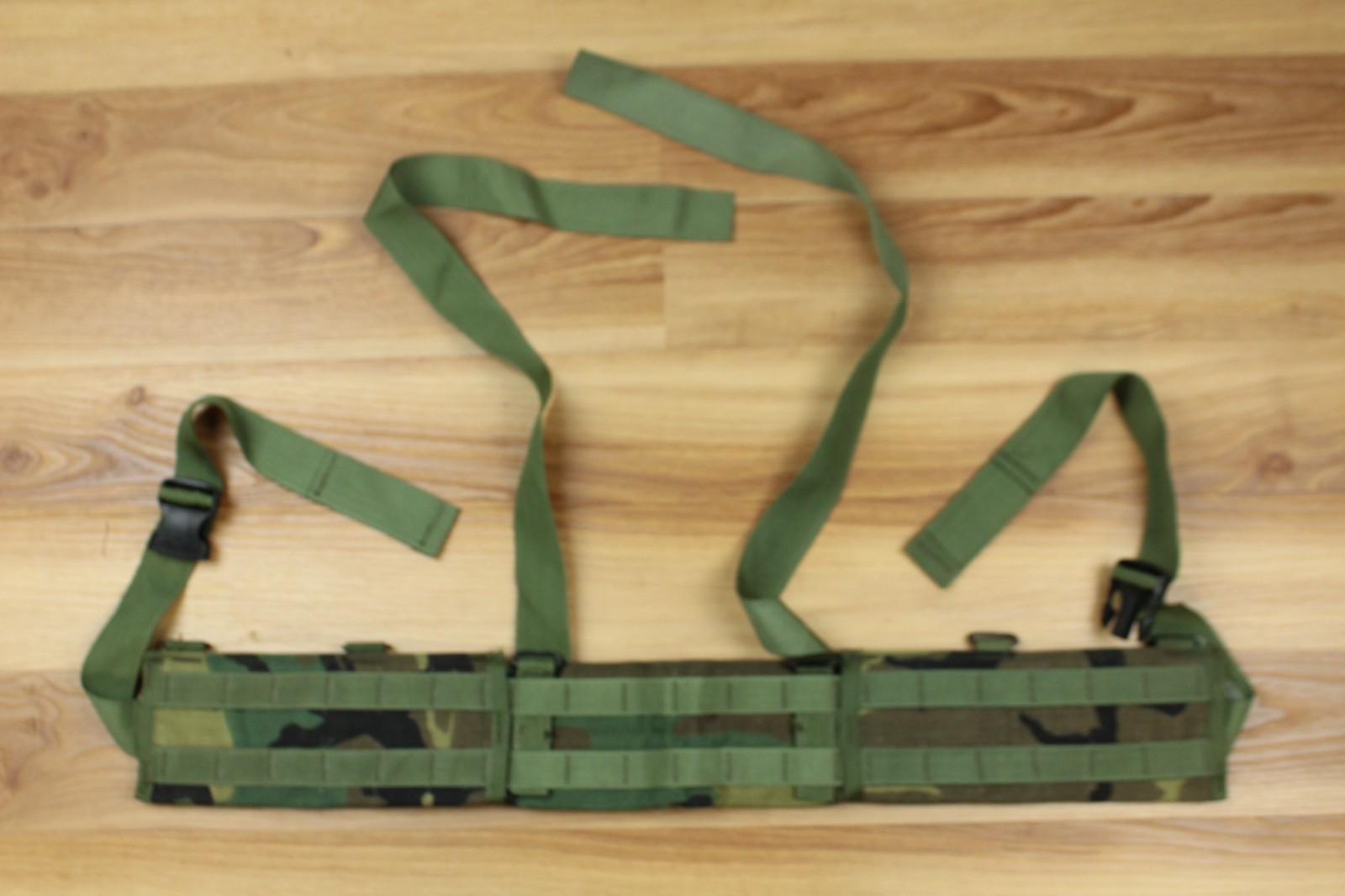 NOS Vintage 97' US Army Military SDS Molle Utility Belt M81 Woodland Camo NOS Vintage 97' US Army Military SDS Molle Utility Belt M81 Woodland Camo
