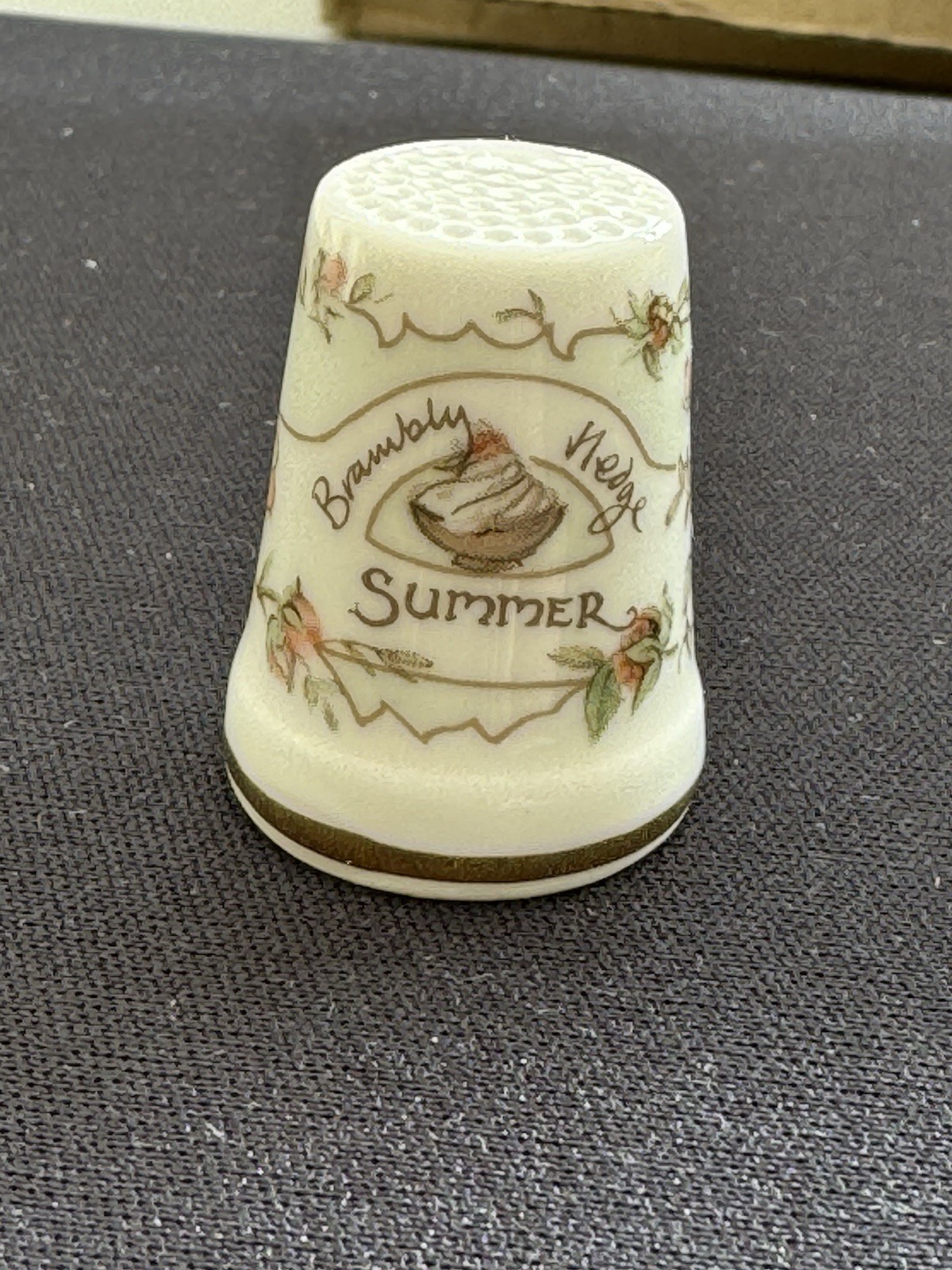 vintage Royal Doulton Brambly Hedge "Summer bone china thimble Jill Barklem 1982 vintage Royal Doulton Brambly Hedge "Summer bone china thimble Jill Barklem 1982