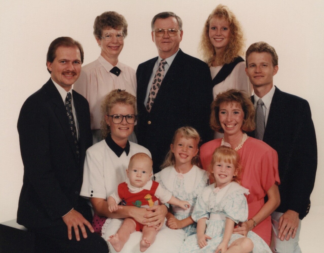 Family Portrait Large Group Studio Elegant Outfits 1990s Men Women Kids Family Portrait Large Group Studio Elegant Outfits 1990s Men Women Kids