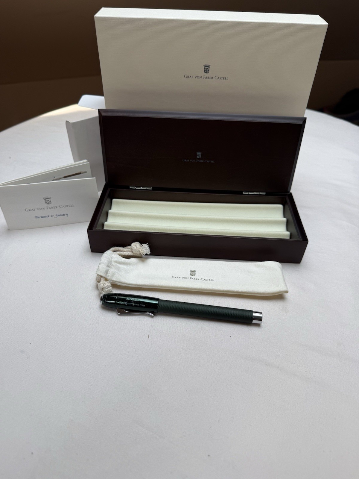 Graf Von Faber-Castell Bentley Case With Green Pen Needs New Ink New In Box Graf Von Faber-Castell Bentley Case With Green Pen Needs New Ink New In Box