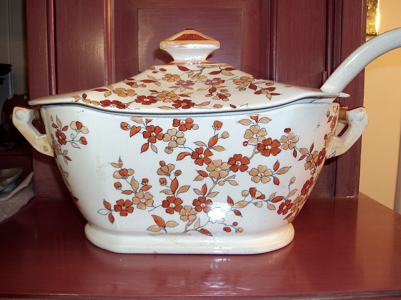 ANTIQUE RIDGWAYS ENGLISH VICTORIAN 13" SOUP TUREEN C. 1879-83 PERSIA PATTERN ANTIQUE RIDGWAYS ENGLISH VICTORIAN 13" SOUP TUREEN C. 1879-83 PERSIA PATTERN