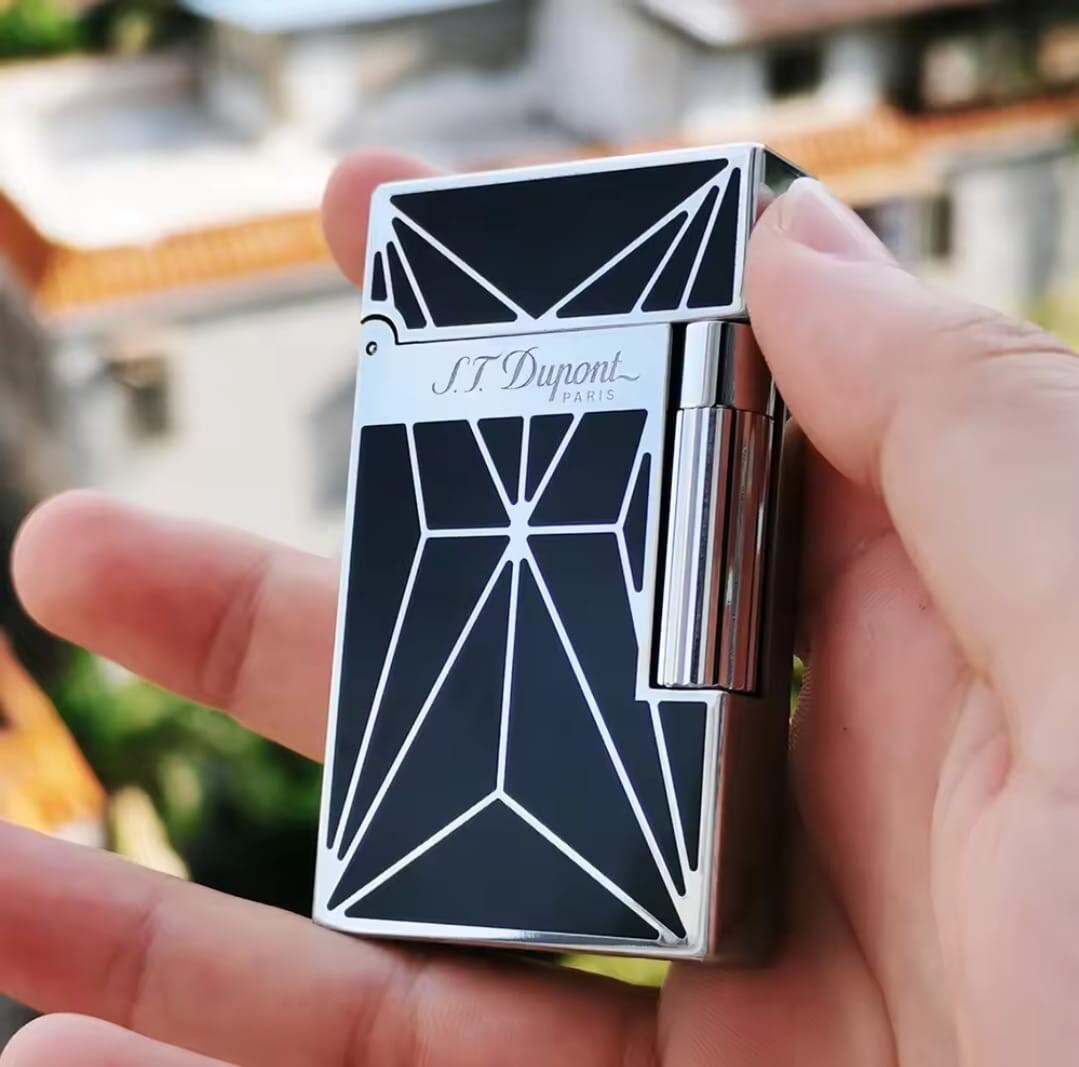 Hot Selling Luxury Retro  Cigarette  Bright Ping Sound  Gas Engraving Lighter