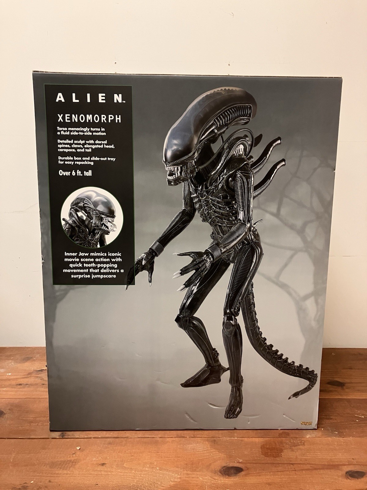 Spirit Halloween Alien Animatronic Xenomorph  6 Ft. 8 In. 2026 BRAND NEW Prop