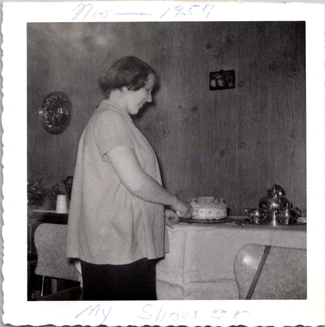 Vintage 1954 Photo Pregnant Woman Baby Shower Cake Family Snapshot Nov Vintage 1954 Photo Pregnant Woman Baby Shower Cake Family Snapshot Nov