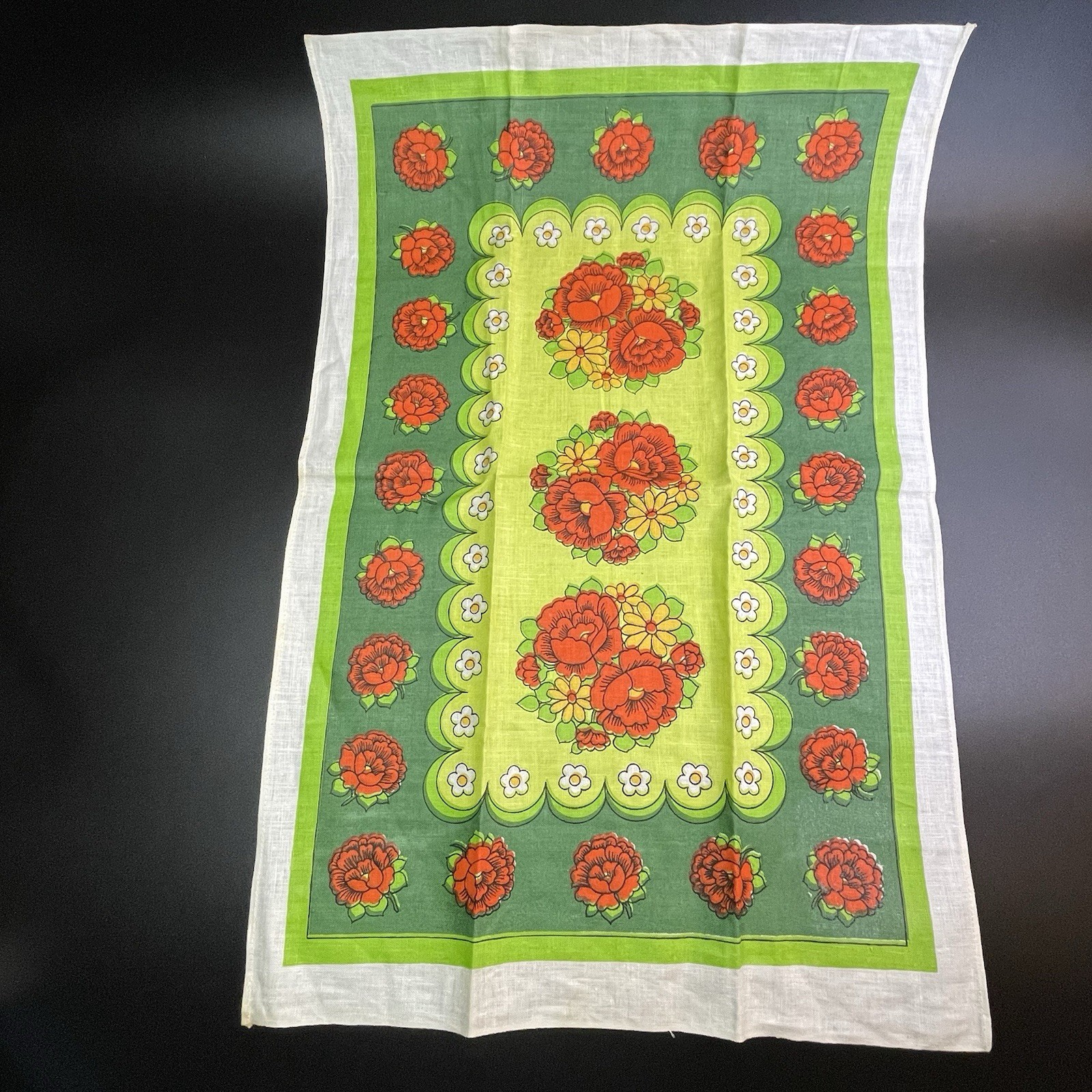 Vintage Red Rose & Daisy Green Cottage Core Linen Tea Towel Farmhouse 28x19 Vintage Red Rose & Daisy Green Cottage Core Linen Tea Towel Farmhouse 28x19