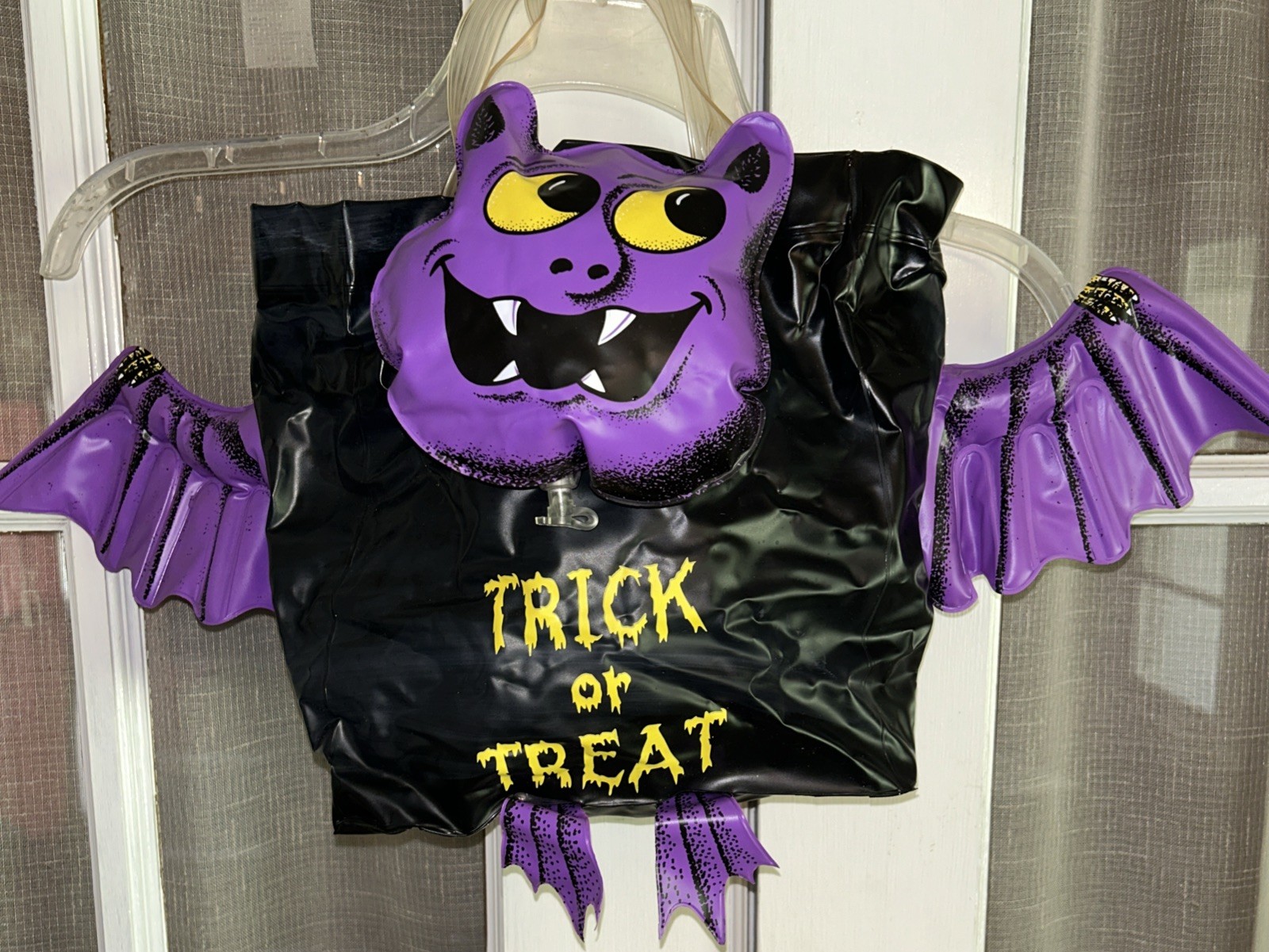 VTG ‘90’s Halloween Bat Trick Or Treat Bag Inflatable Blow Up 3D Scary Carries VTG ‘90’s Halloween Bat Trick Or Treat Bag Inflatable Blow Up 3D Scary Carries