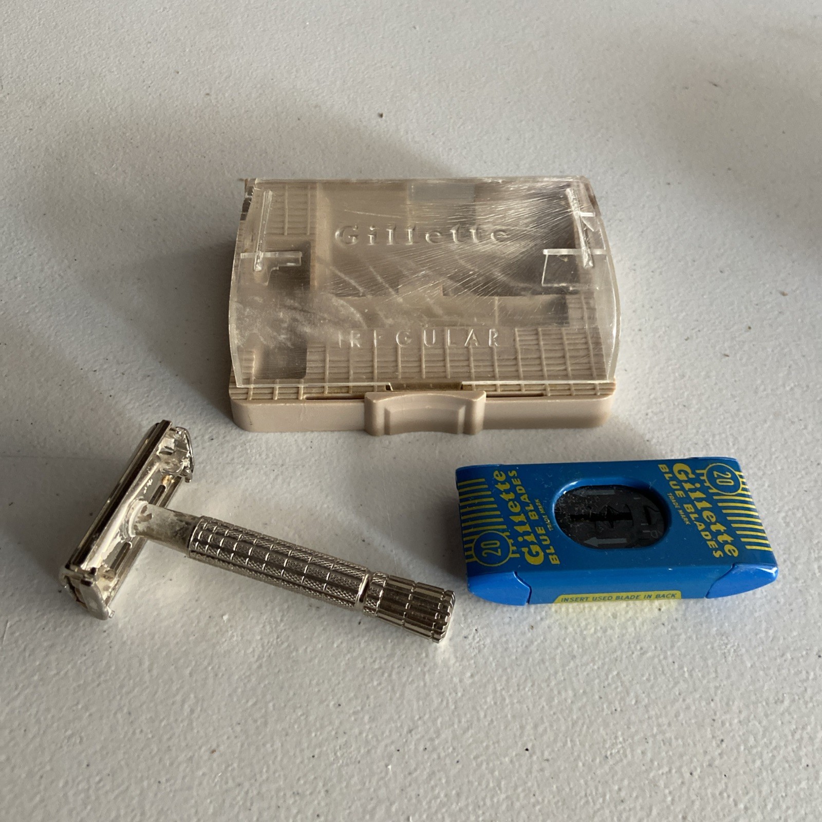 Vintage Gillette Safety Razor Adjustable Safety Razor W/ Case & Blue Blades Vintage Gillette Safety Razor Adjustable Safety Razor W/ Case & Blue Blades