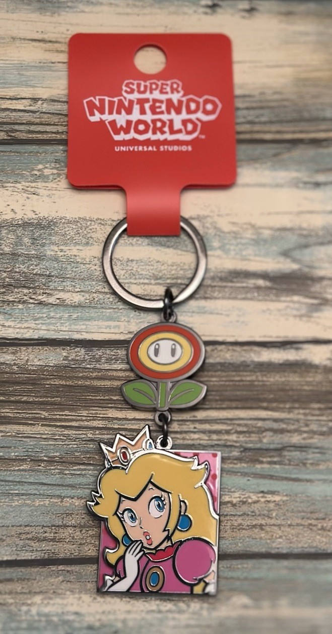 NEW Universal Studios Super Nintendo World 👑Princess Peach Keychain