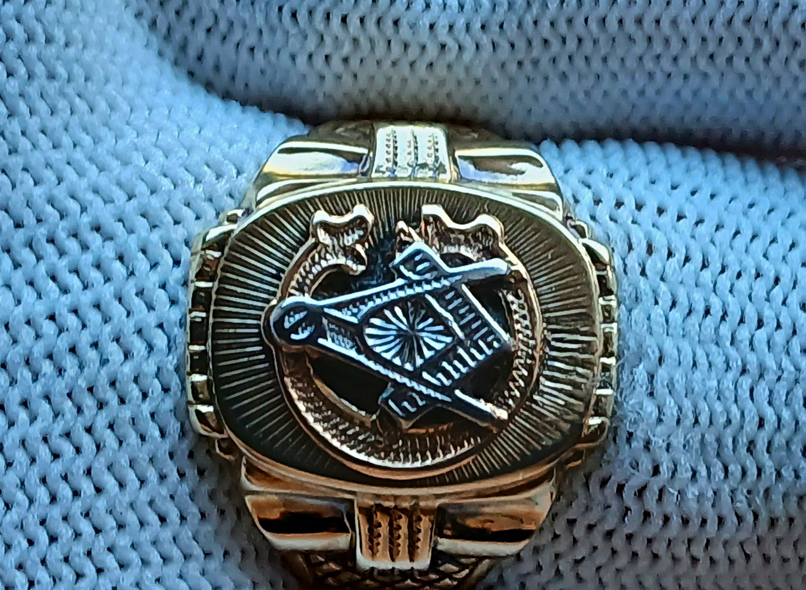 Vintage Exquisite Masonic Past Master Ring Square & Compass Symbol Ring -