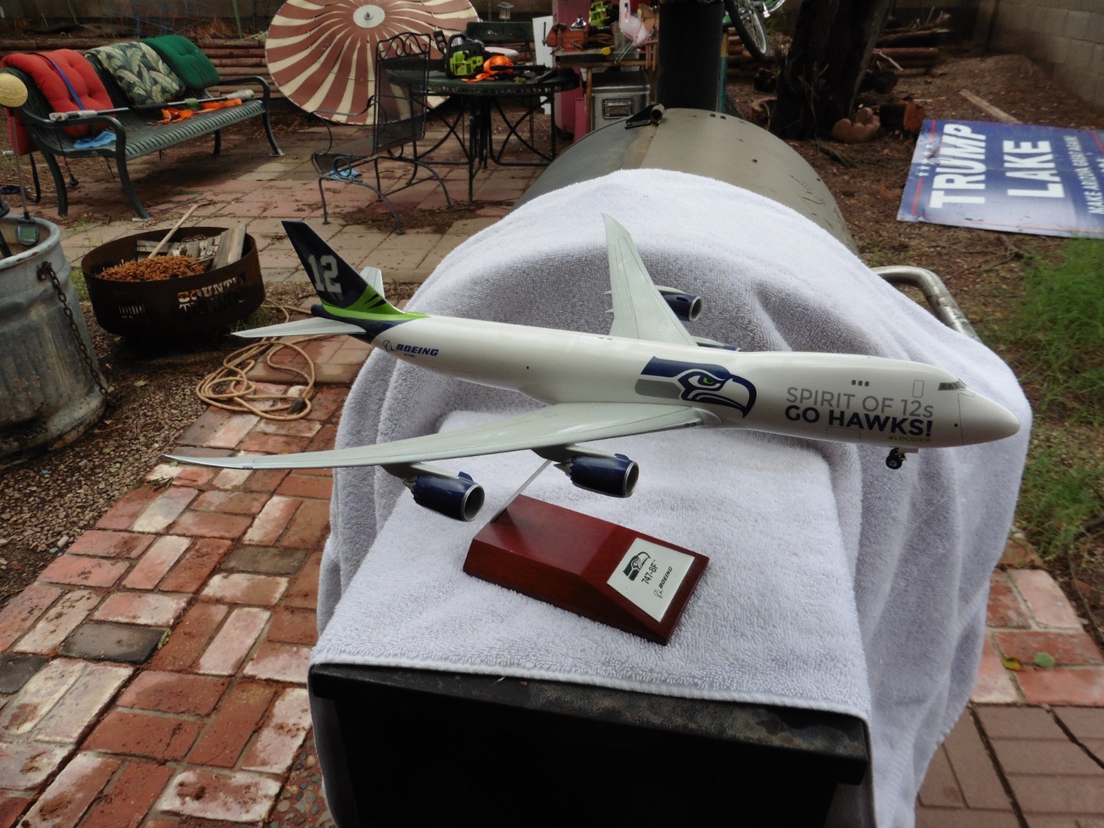 JC Wings 1:400 Boeing B747-8F N770BA "Seattle Seahawks" Diecast aircraft Model JC Wings 1:400 Boeing B747-8F N770BA "Seattle Seahawks" Diecast aircraft Model