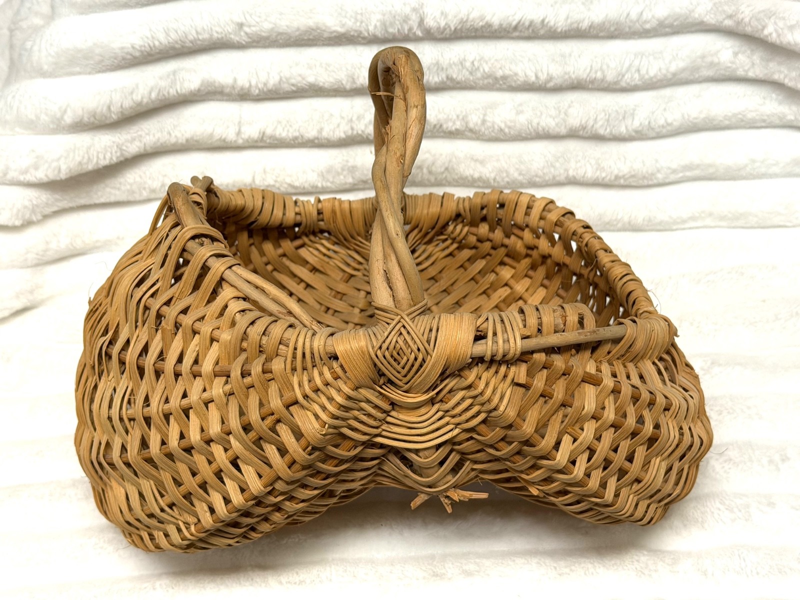 Primitive Egg Basket Buttocks Basket Vintage Circa 1970 Primitive Egg Basket Buttocks Basket Vintage Circa 1970