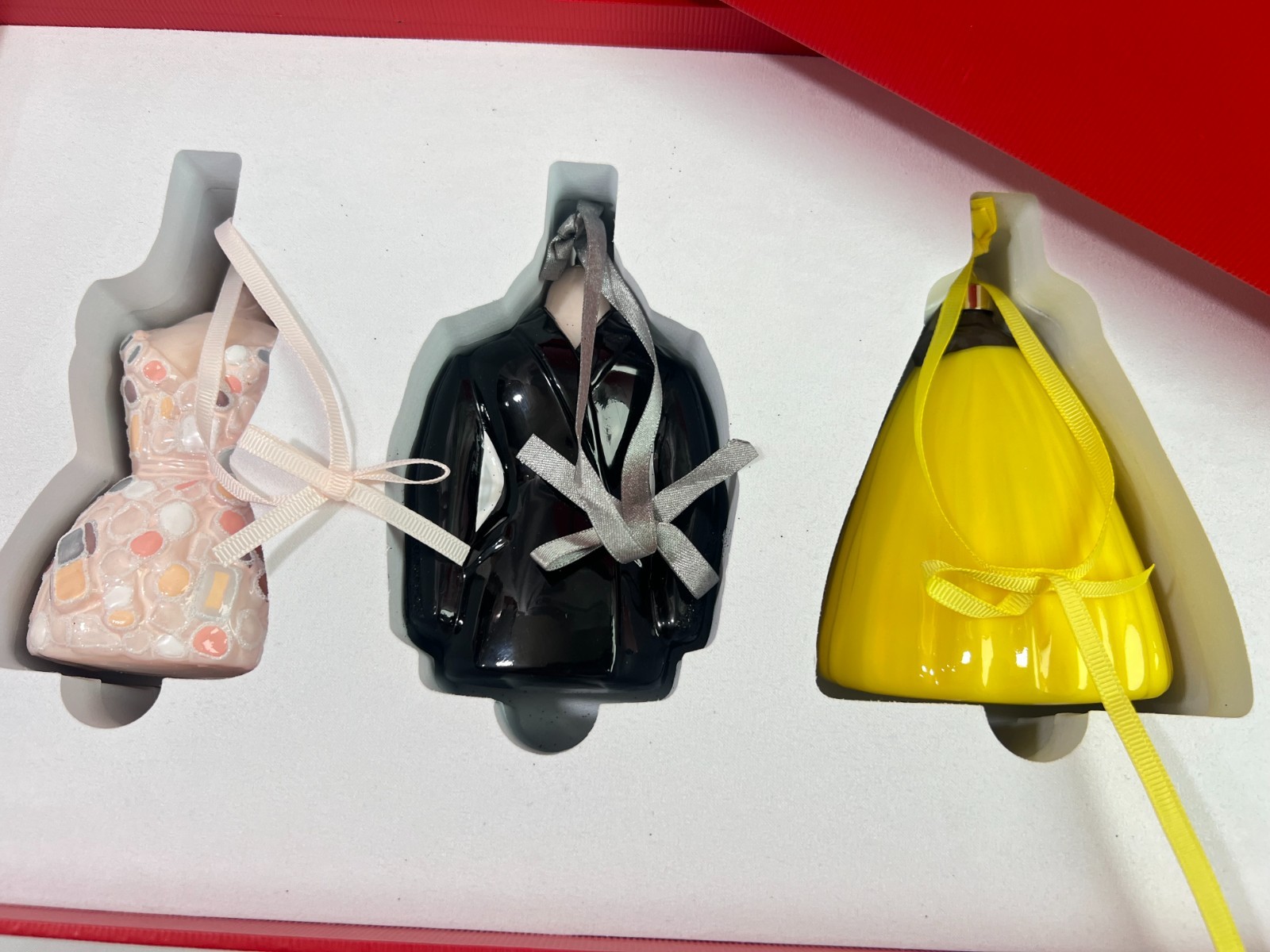 RARE NIB Givenchy Christmas Holiday 2025 Ornament Trio VIP Gift COLLECTORS SET RARE NIB Givenchy Christmas Holiday 2025 Ornament Trio VIP Gift COLLECTORS SET