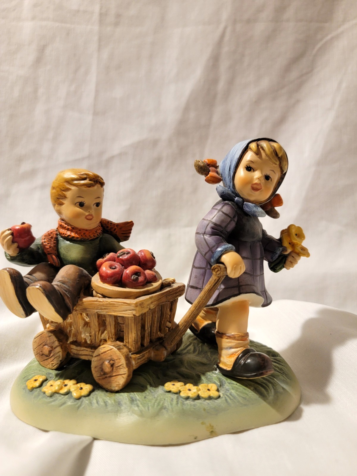 Autumn Arrival 2016 Danbury Mint Hummel Figure First Issue 