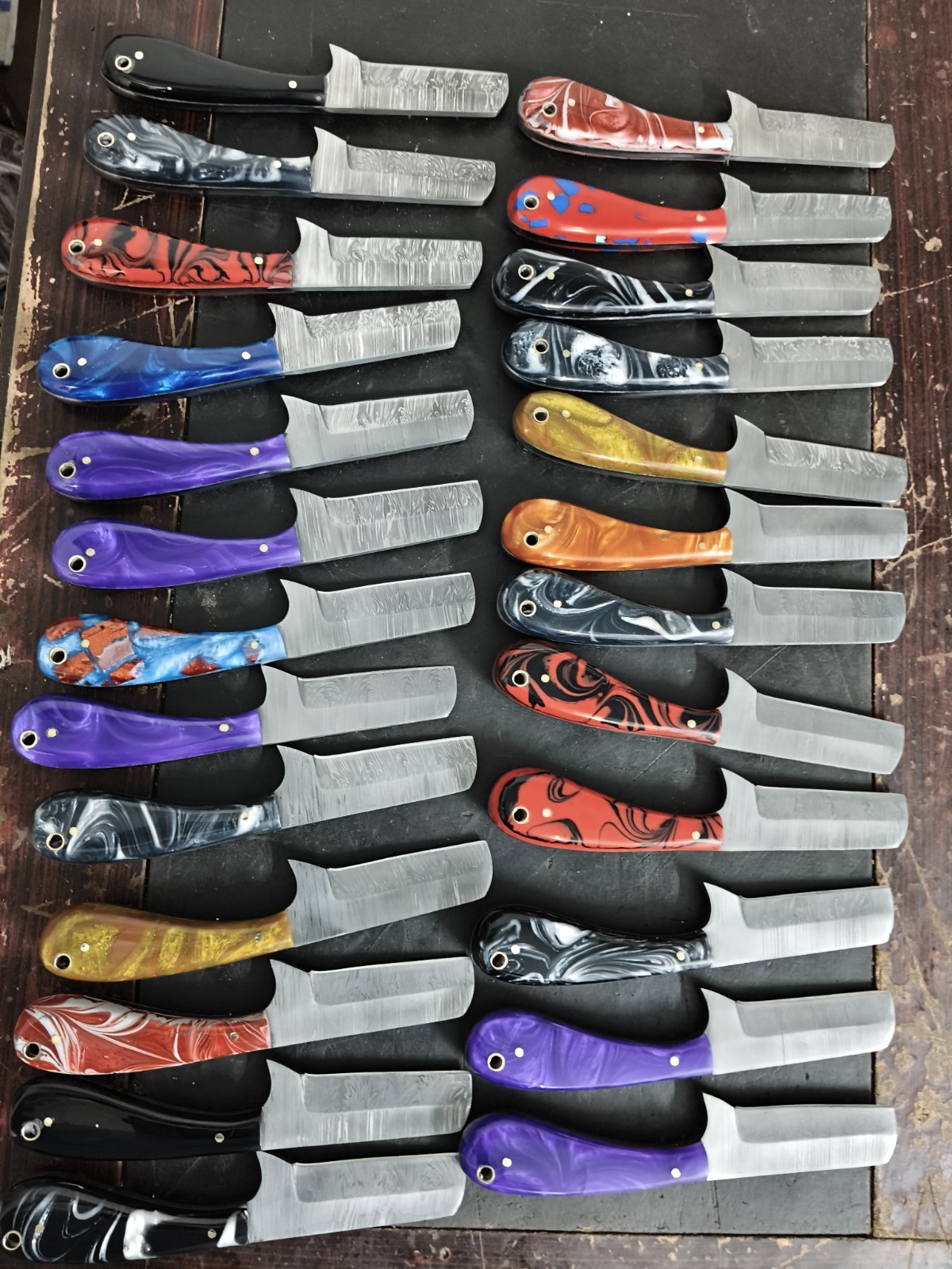 LOT OF 120 HANDMADE DAMASCUS STEEL SKINNER BULL CUTTER KNIFE LOT OF 120 HANDMADE DAMASCUS STEEL SKINNER BULL CUTTER KNIFE
