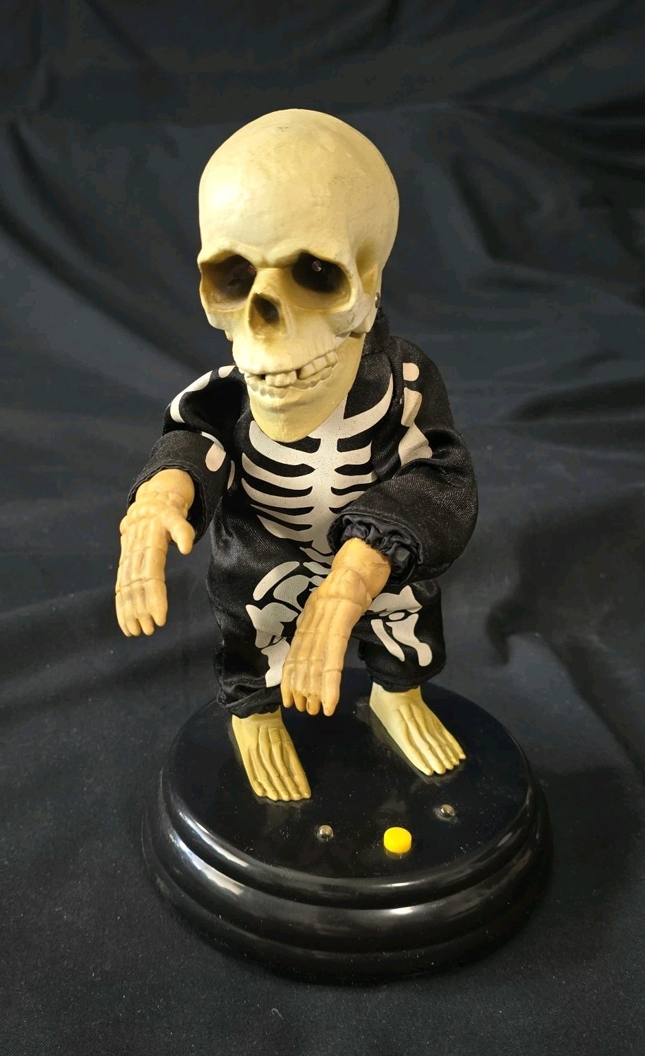Gemmy Halloween Groovin Ghoul Dancing Skeleton Grave Raver Livin La Vida Loca Gemmy Halloween Groovin Ghoul Dancing Skeleton Grave Raver Livin La Vida Loca
