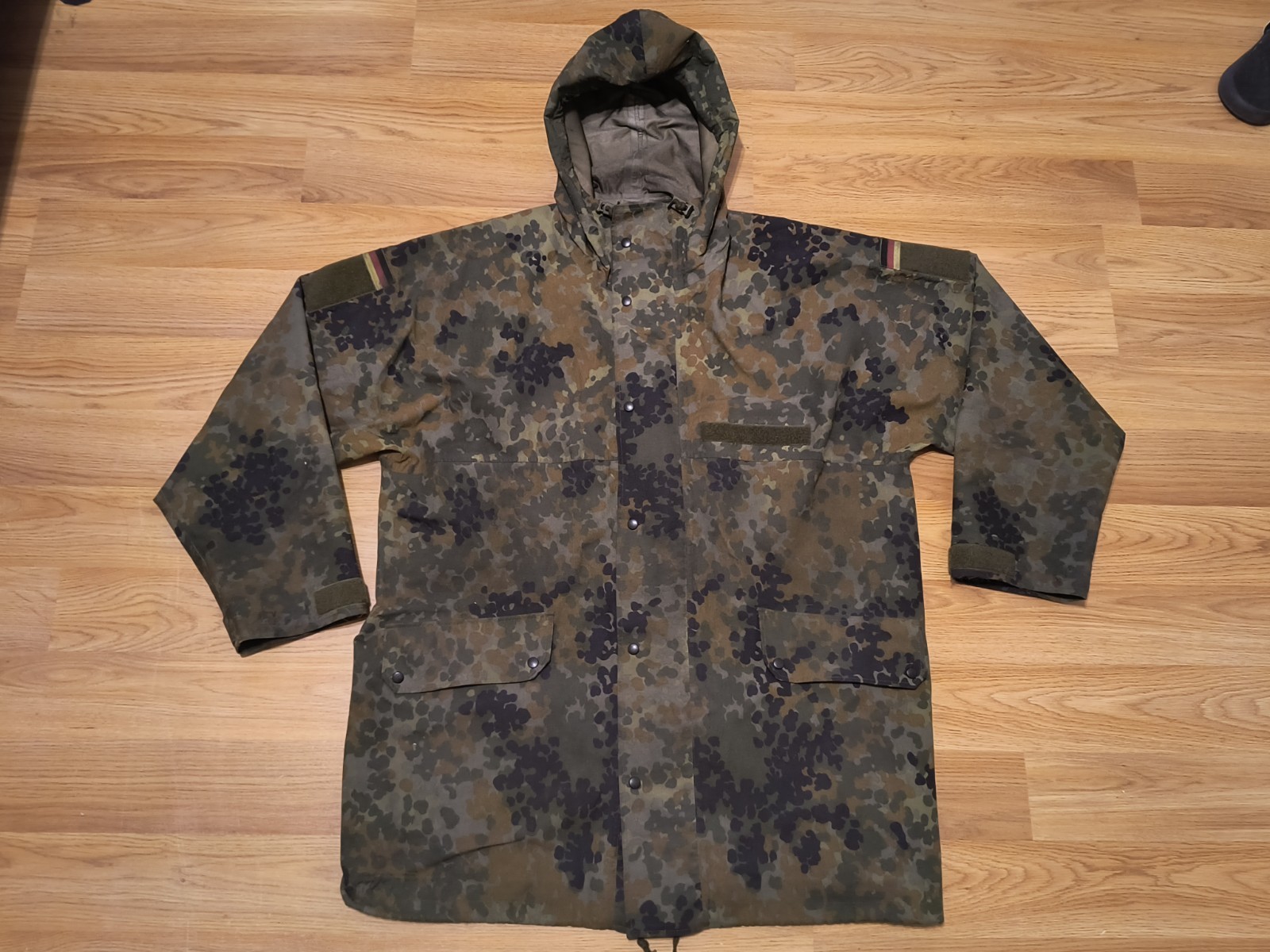 VTG 2001 German Army Bundeswehr Flecktarn Camo Gore-Tex Rain Jacket Parka Sz XL VTG 2001 German Army Bundeswehr Flecktarn Camo Gore-Tex Rain Jacket Parka Sz XL