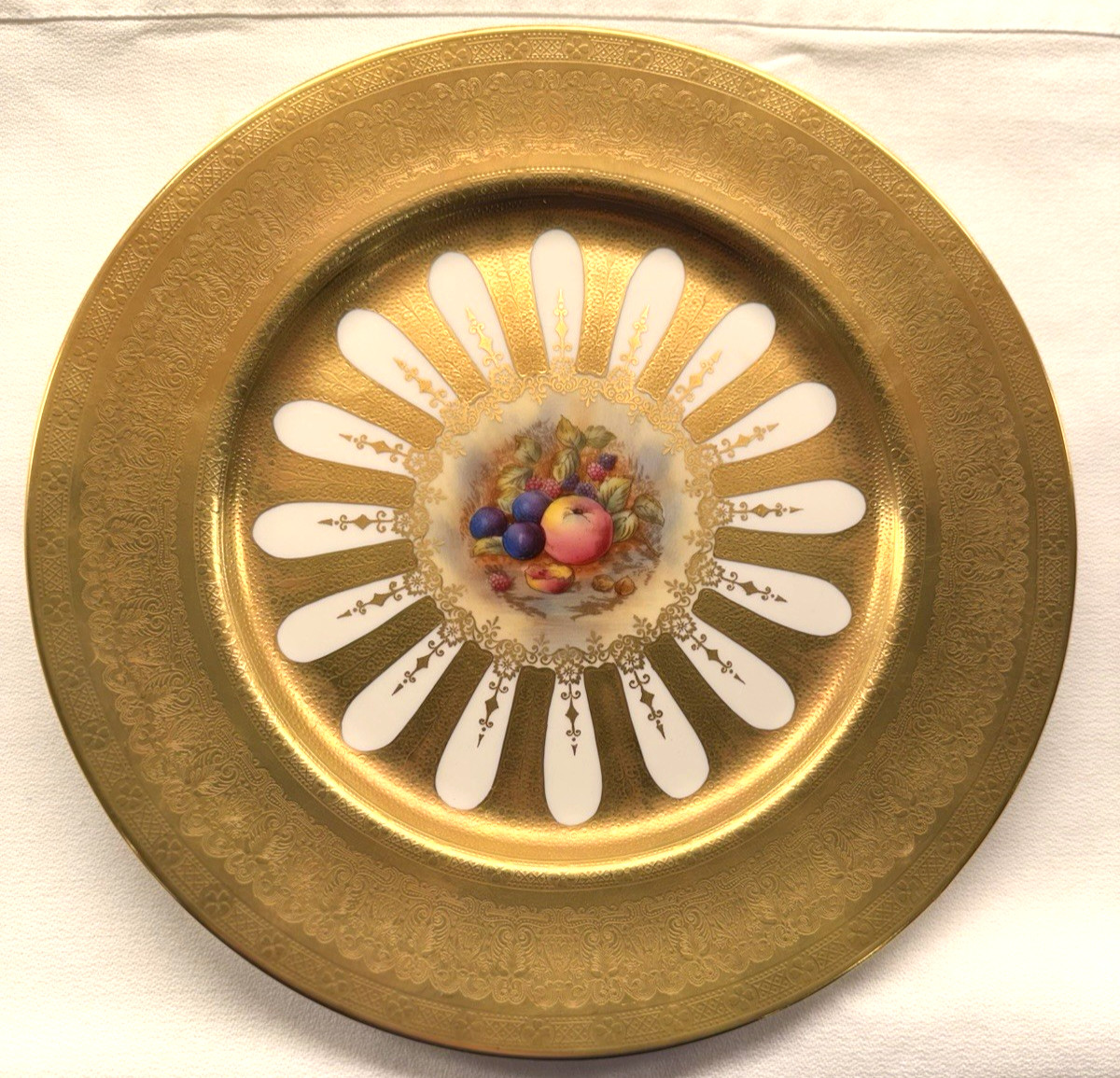 Aynsley Orchard Gold Bone China Dinner Plate Gold Encrusted 10.25" Vintage Aynsley Orchard Gold Bone China Dinner Plate Gold Encrusted 10.25" Vintage