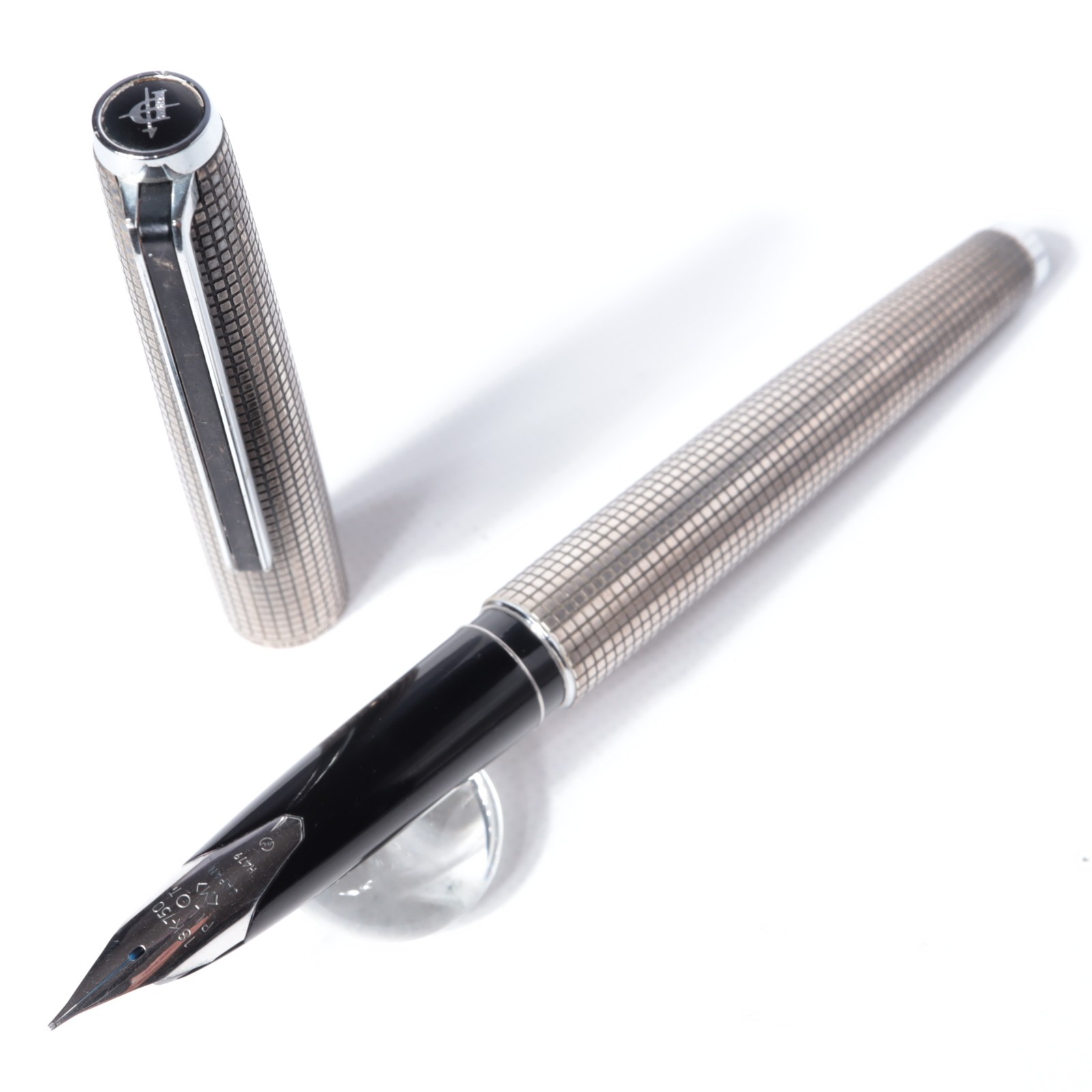 PILOT Custom Sterling Silver Grid Vintage Fountain Pen 18K M Cartridge Used PILOT Custom Sterling Silver Grid Vintage Fountain Pen 18K M Cartridge Used