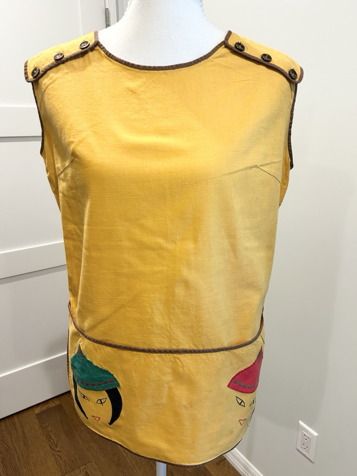 Vintage 1960s Marigold Smock - Folk Art Figures Vintage 1960s Marigold Smock - Folk Art Figures