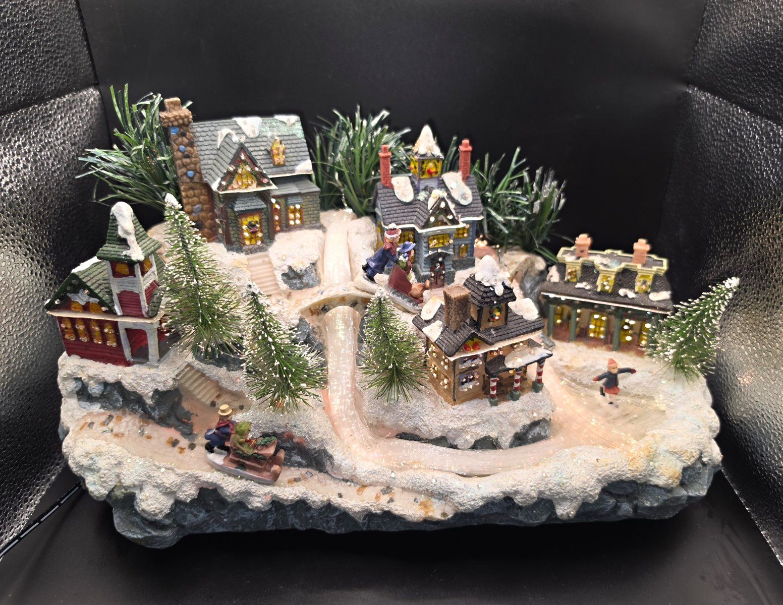 Beautiful Vintage Fiber Optic Christmas Village That Light Up The Town Avon 2003 Beautiful Vintage Fiber Optic Christmas Village That Light Up The Town Avon 2003