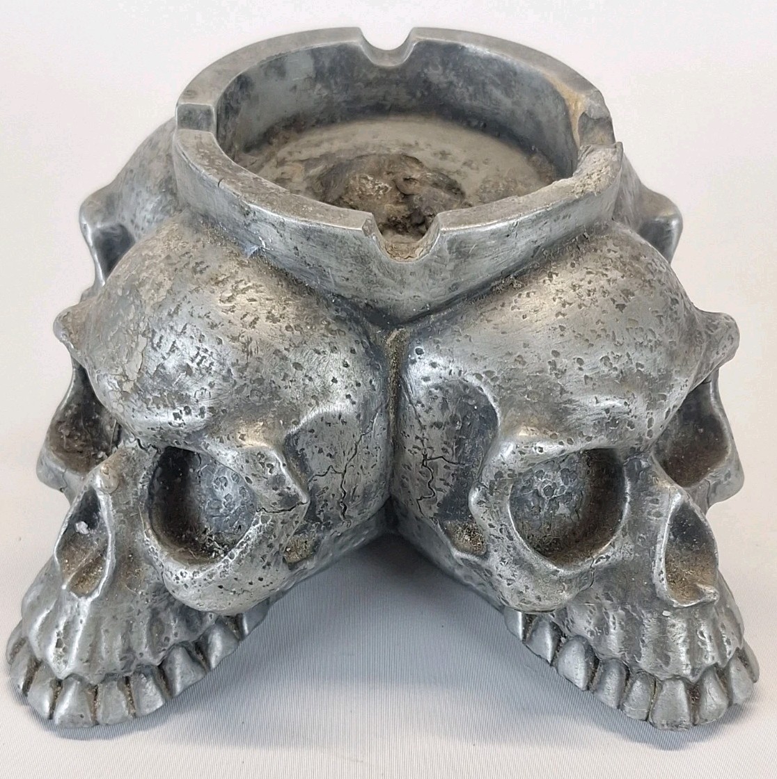 Vintage 1998 WUI 4 Skull Goth Biker Halloween Skeleton Ashtray Vintage 1998 WUI 4 Skull Goth Biker Halloween Skeleton Ashtray