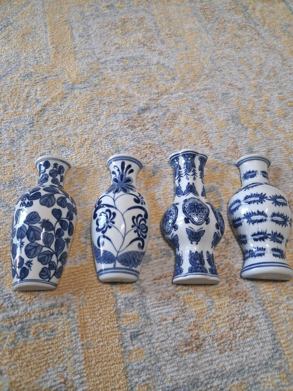 VINTAGE SEYMOUR MANN HAND PAINTED BLUE & WHITE CHINOISERIE WALL POCKETS SET OF 4 VINTAGE SEYMOUR MANN HAND PAINTED BLUE & WHITE CHINOISERIE WALL POCKETS SET OF 4