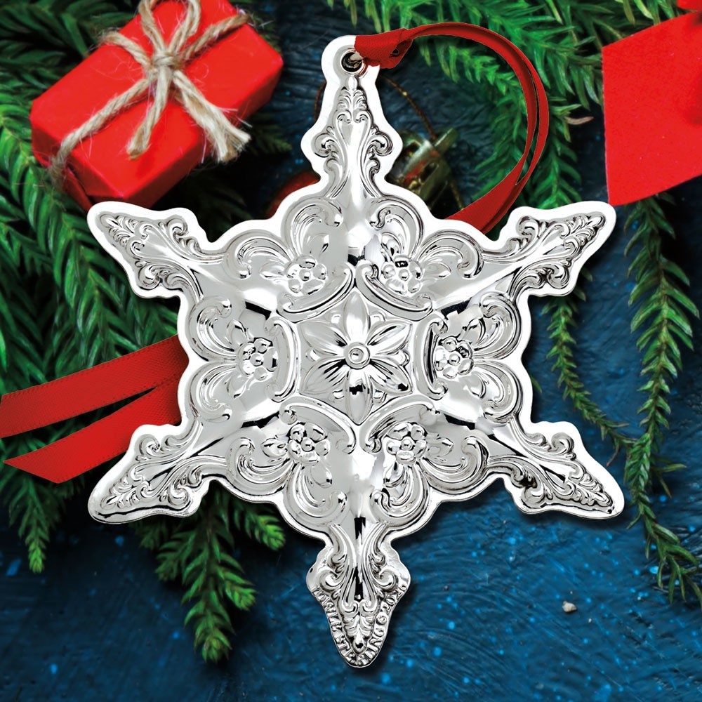 New 2026 Towle Old Master Snowflake 37th Edition Sterling Ornament NIB New 2026 Towle Old Master Snowflake 37th Edition Sterling Ornament NIB