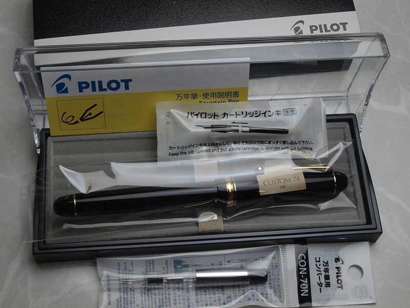 Pilot (NAMIKI) Custom 74 Black with converter (CON 70N) / 14K / Coarse nib New Pilot (NAMIKI) Custom 74 Black with converter (CON 70N) / 14K / Coarse nib New