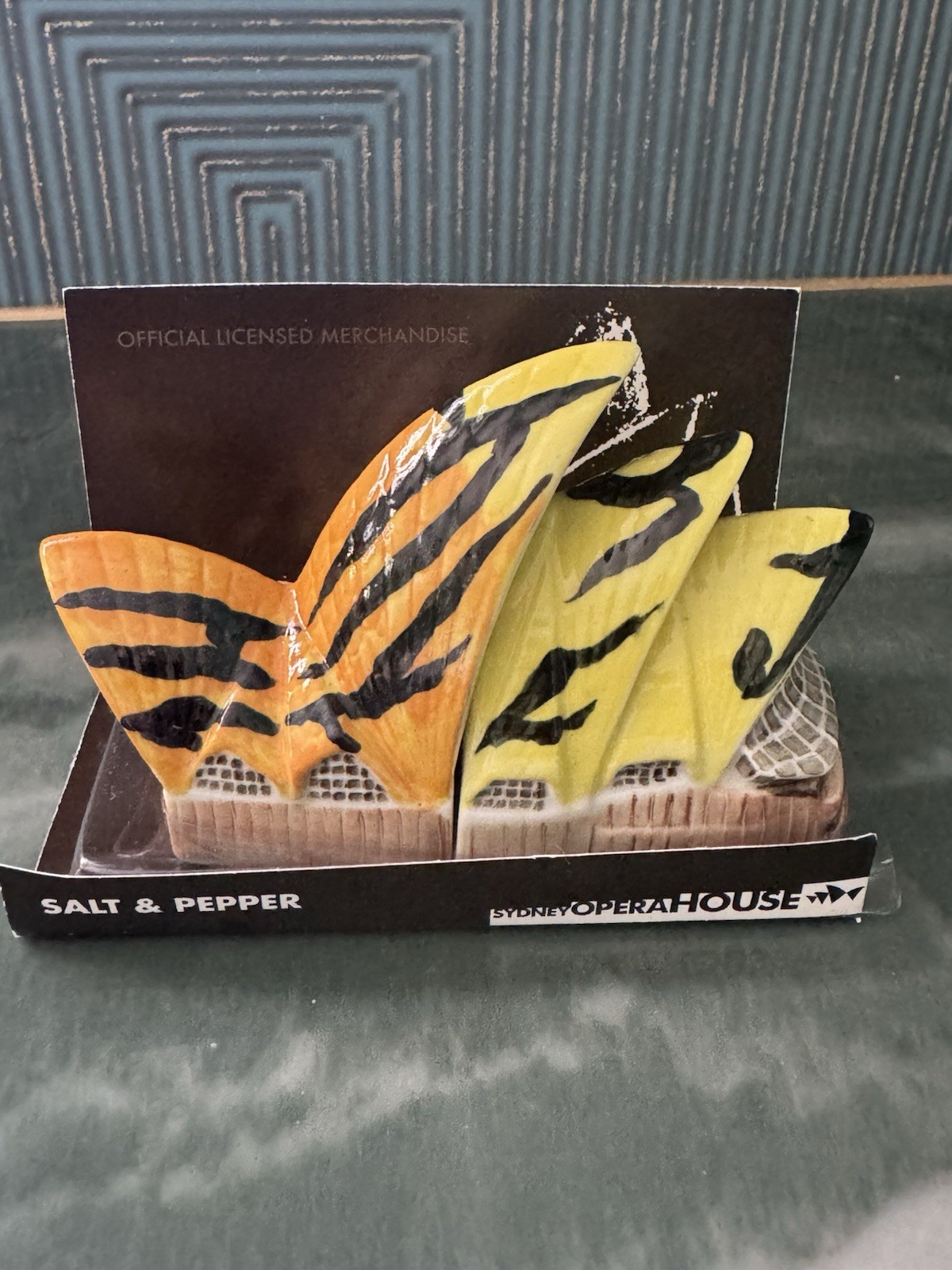 Rare Vintage Salt & Pepper Shakers Sydney Opera House limited ed. 33/50 IOB Rare Vintage Salt & Pepper Shakers Sydney Opera House limited ed. 33/50 IOB